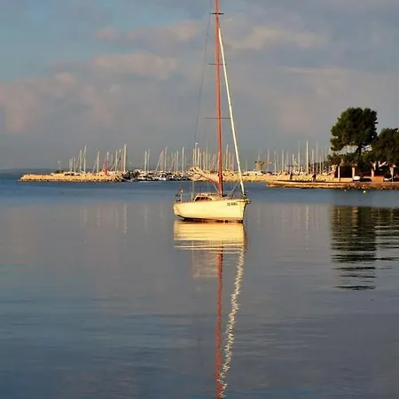 アパート Lucica ザダル