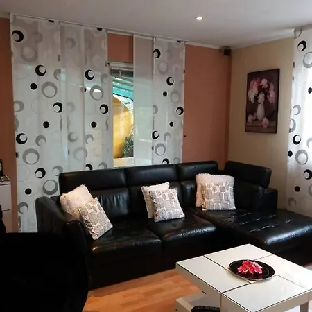 Lucica Apartament *