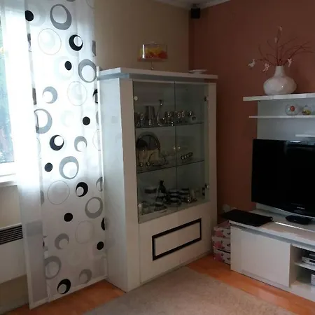 Lucica Apartment *