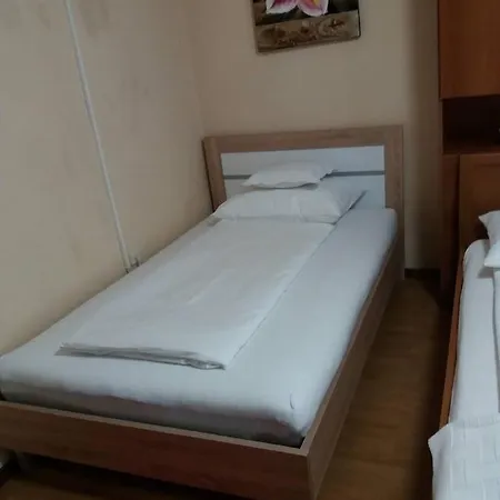 Apartament Lucica *