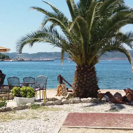 Lucica アパート *