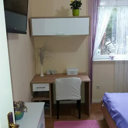 Lucica Apartman *