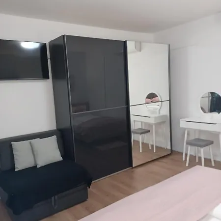 Lucica Апартаменти *